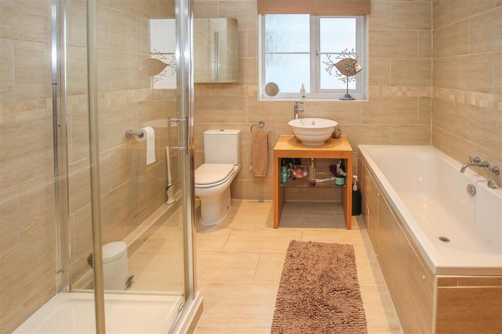 Additional image 19 of Harpers Lane, Doddinghurst, Brentwood