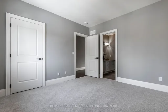 Additional image 20 of 258 Edgewater Cres Unit 4