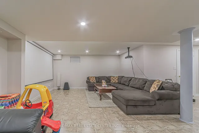 Additional image 40 of 92 Oaklea Blvd