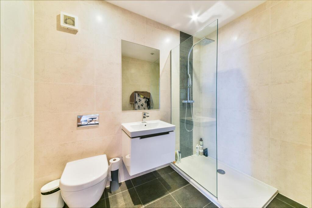 Additional image 24 of High Oaks Close, Coulsdon