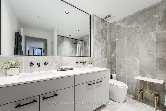 Additional image 8 of 41 Dovercourt Rd Unit 901