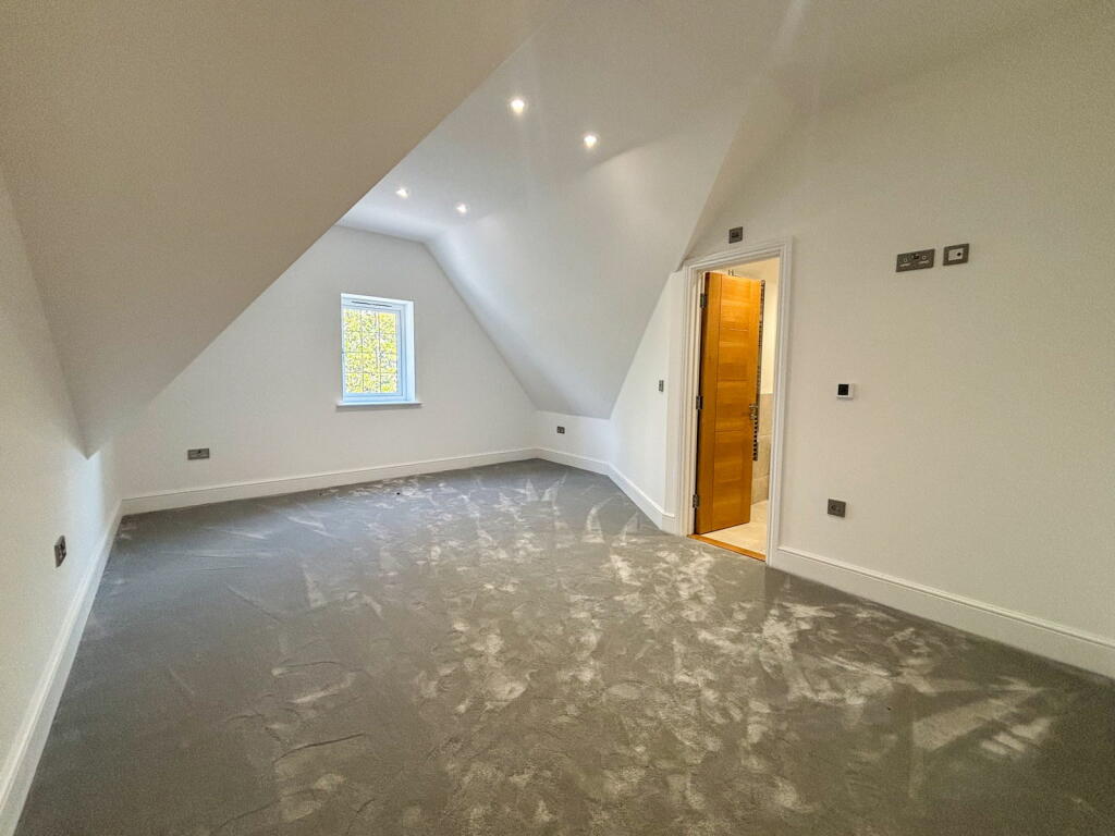 Additional image 11 of 41 Shenfield Road, Shenfield, Brentwood