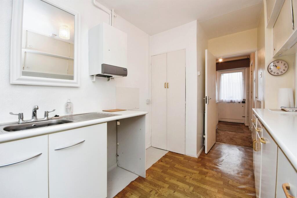 Additional image 5 of Hawthorn Avenue, Brentwood