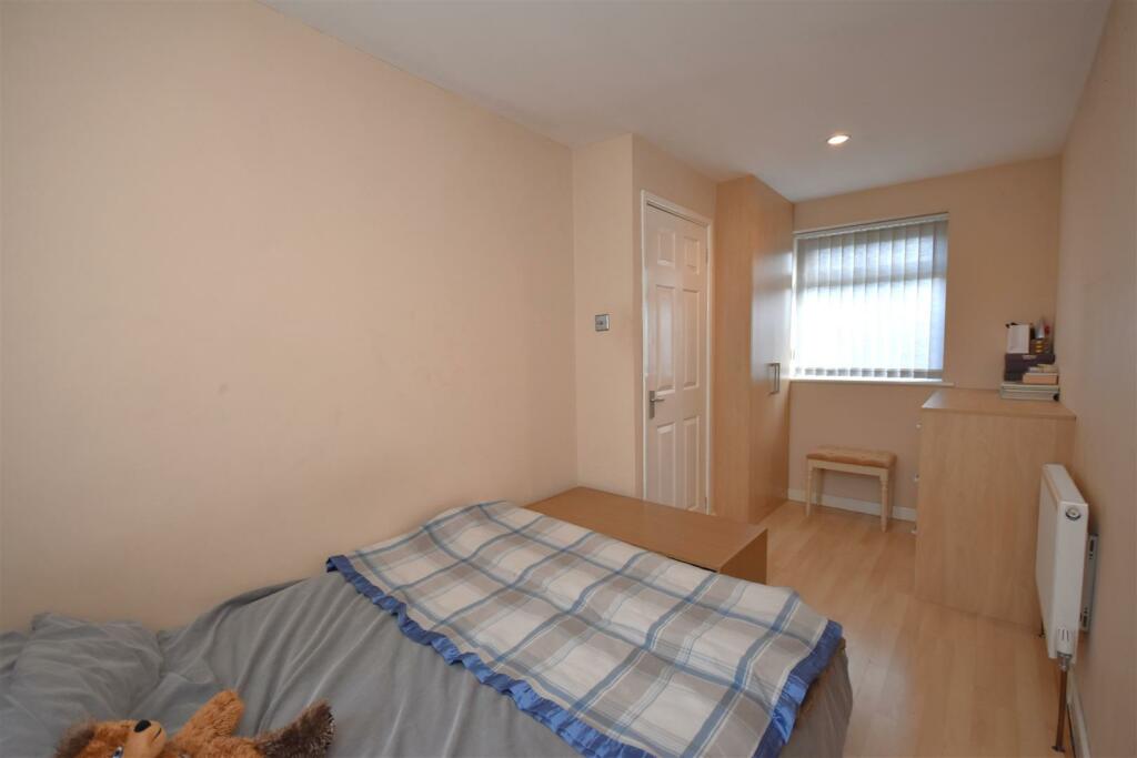 Additional image 16 of The Quillet, Neston