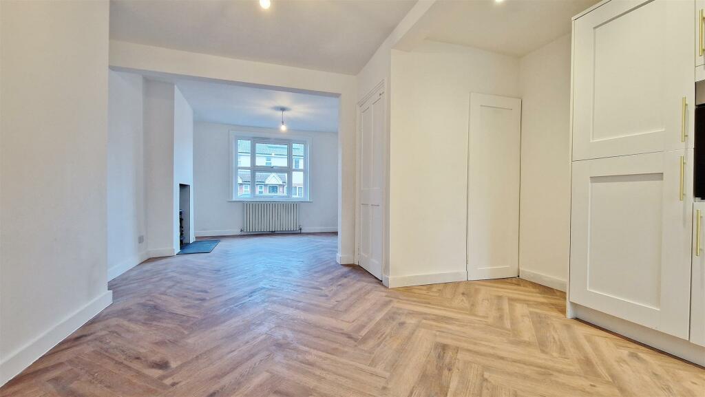 Additional image 9 of Pole Barn Lane, Frinton-On-Sea