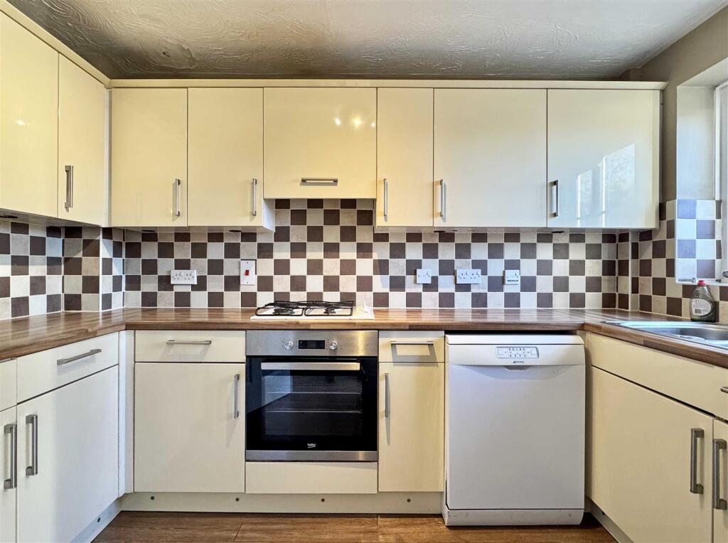 Additional image 8 of Sun Lido Square Gardens, Braintree