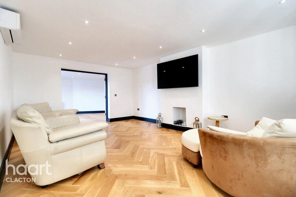 Additional image 6 of Percival Road, Walton On The Naze