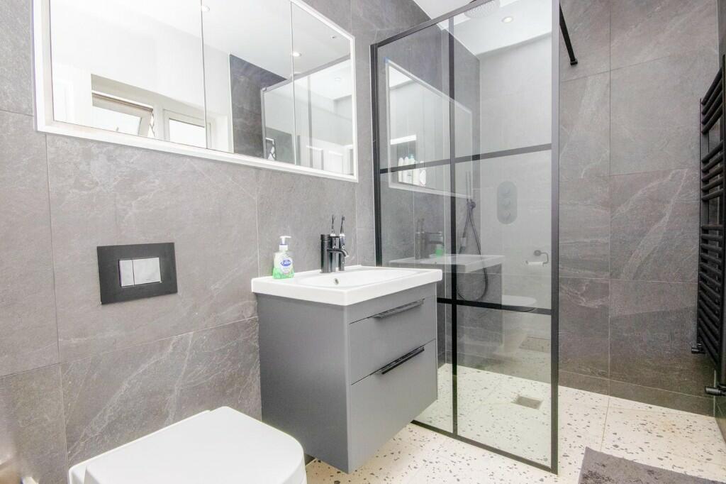 Additional image 16 of Priests Lane, Shenfield, Essex, CM15