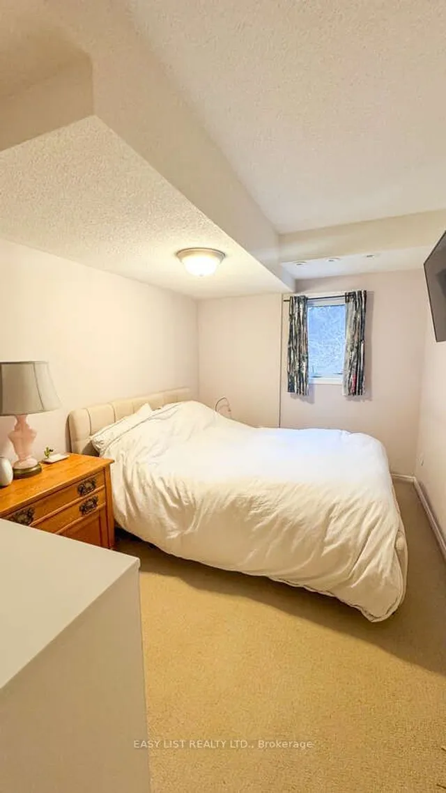 Additional image 33 of 33 Florence Wyle Lane