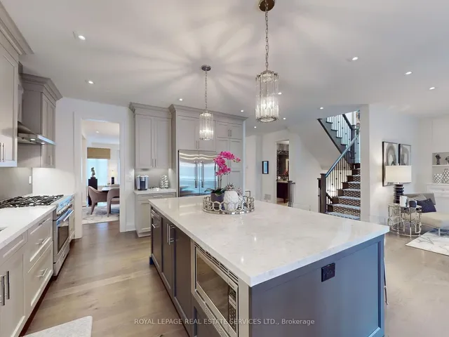 Additional image 11 of 696 Glengrove Ave