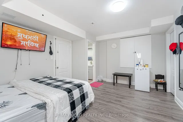 Additional image 31 of 2 Jenwood Cres