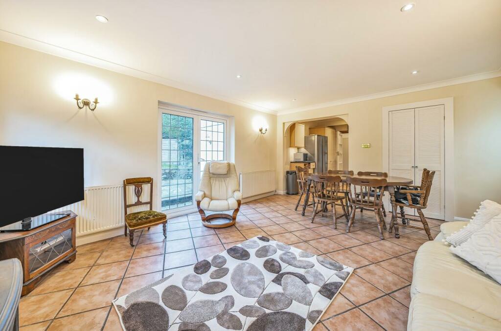 Additional image 12 of Stagbury Close, Chipstead