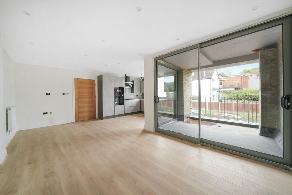 Additional image 2 of Selsdon Road, South Croydon, CR2