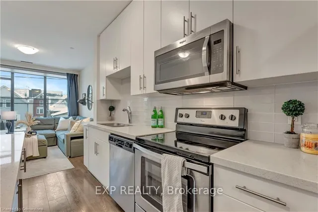 Additional image 8 of 690 King St Unit 203