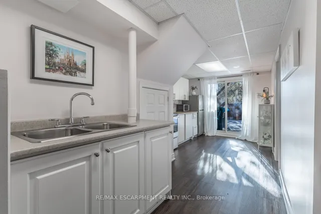 Additional image 25 of 83 Robert Hicks Dr