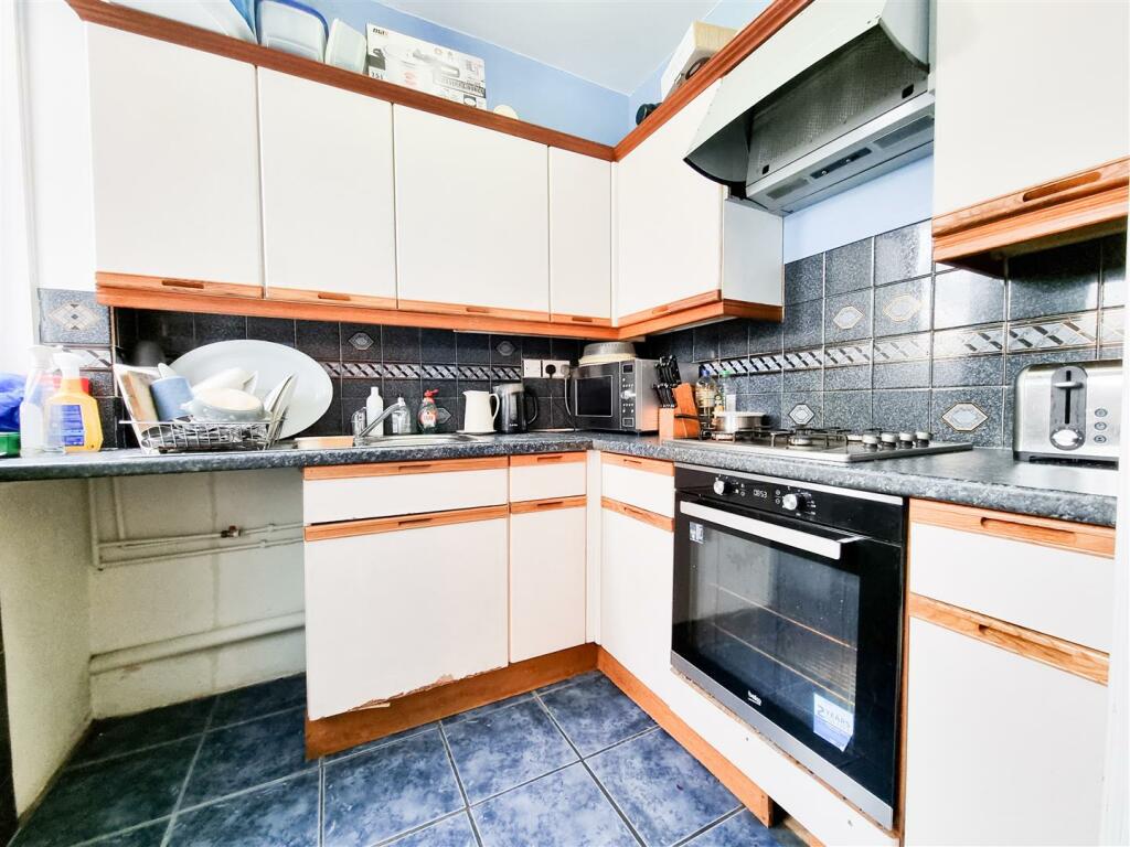 Additional image 5 of Bensham Lane, Croydon