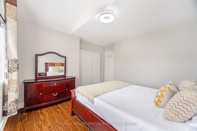 Additional image 30 of 8 Upshall Dr