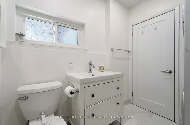 Additional image 18 of 34 Tandridge Cres Unit 888