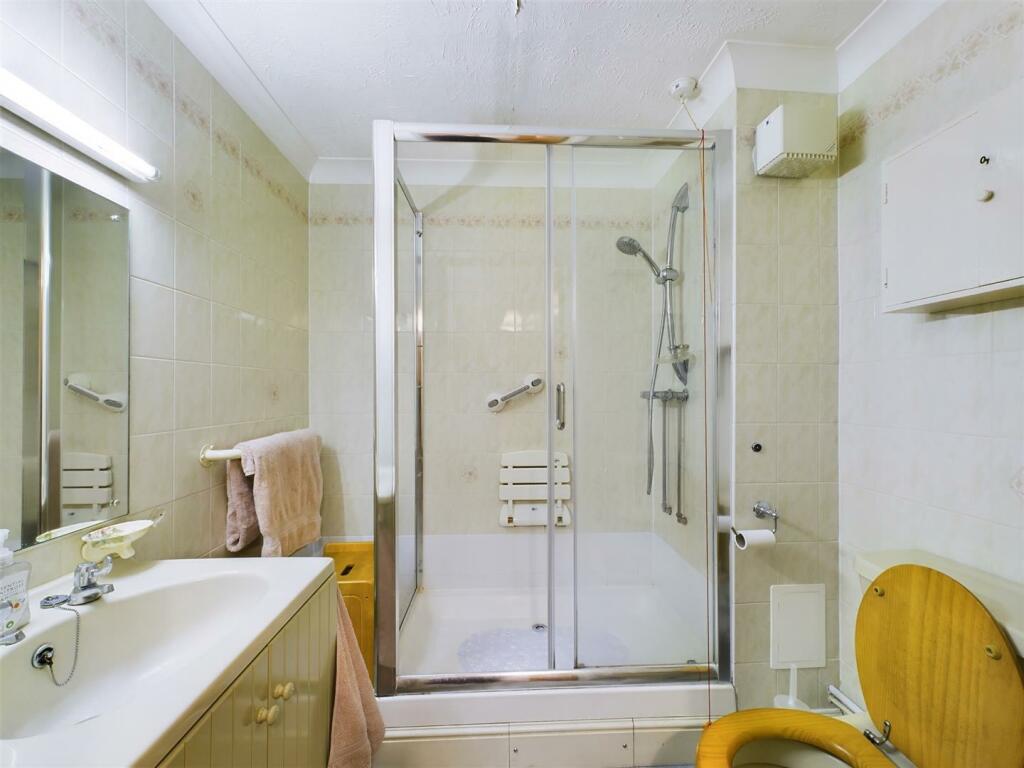 Additional image 8 of Brighton Road, Coulsdon