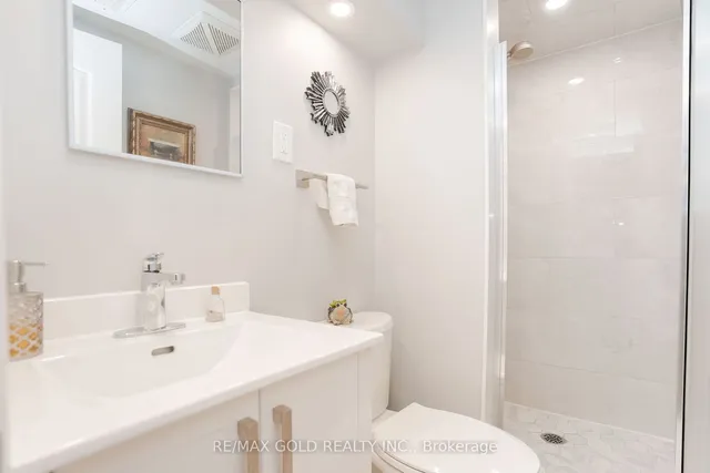 Additional image 32 of 15 Castlemore Dr