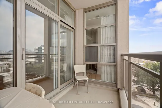 Additional image 20 of 1 Leaside Park Dr Unit 404