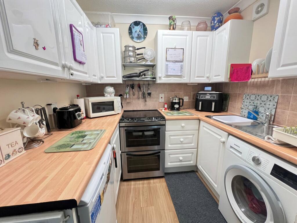 Additional image 6 of North Street, WALTON ON THE NAZE, CO14