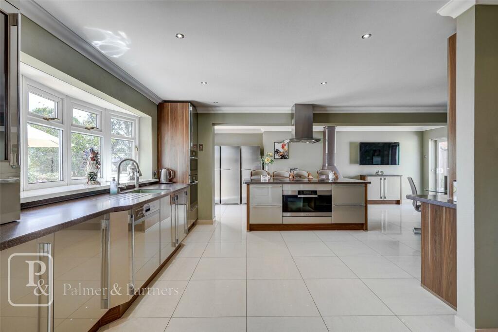 Additional image 20 of Dumont Avenue, St. Osyth, Clacton-on-Sea, Essex, CO16