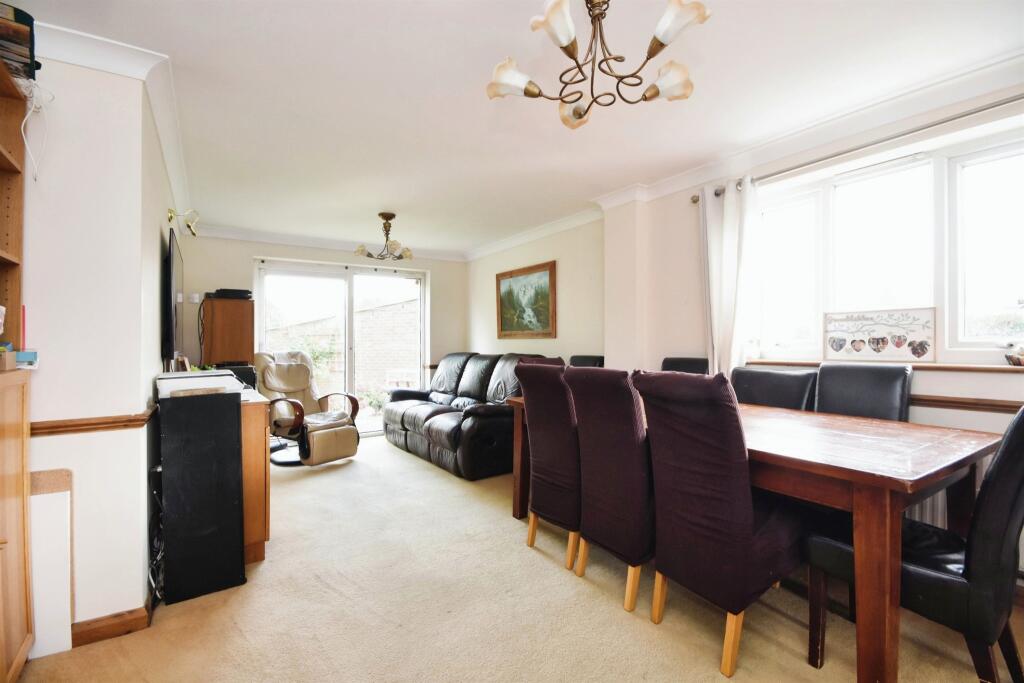 Additional image 14 of Meadgate Avenue, Great Baddow, Chelmsford