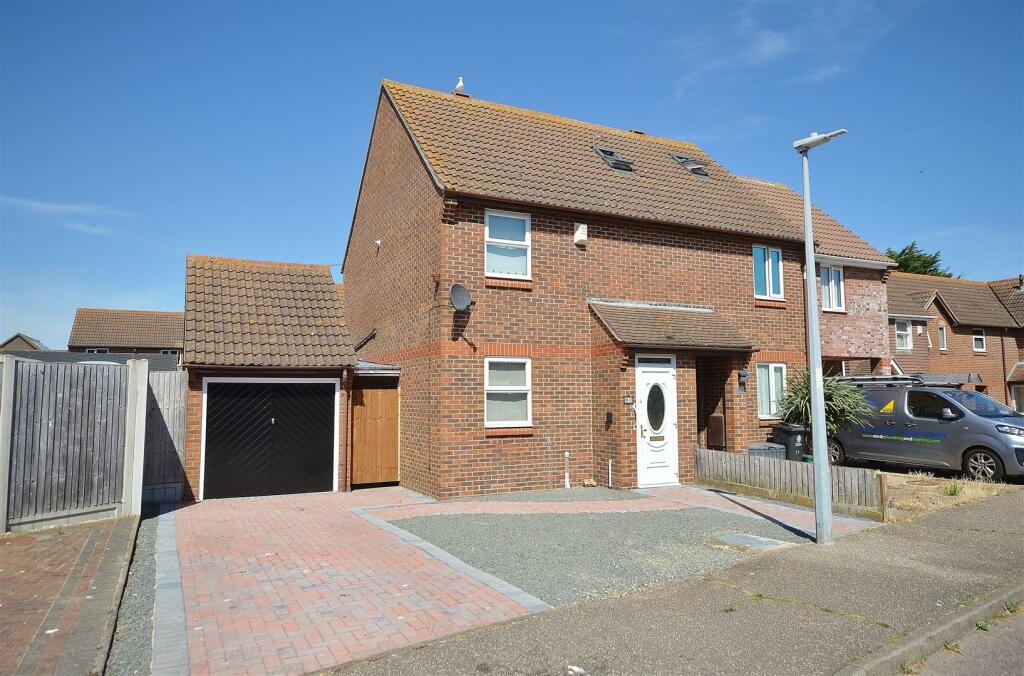 Additional image 14 of Weymouth Close, Clacton-On-Sea