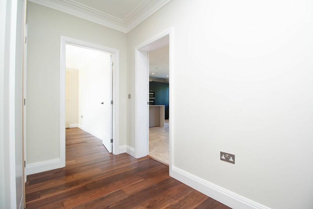 Additional image 9 of Station Road, Woldingham, CR3