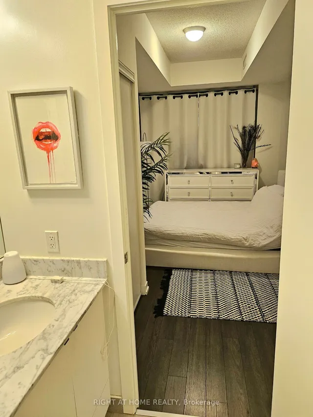 Additional image 12 of 49 East Liberty St Unit 2005