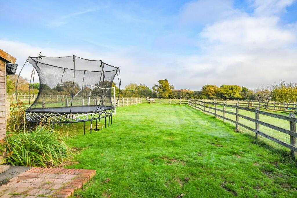 Additional image 29 of The Vale, Stock, CM4