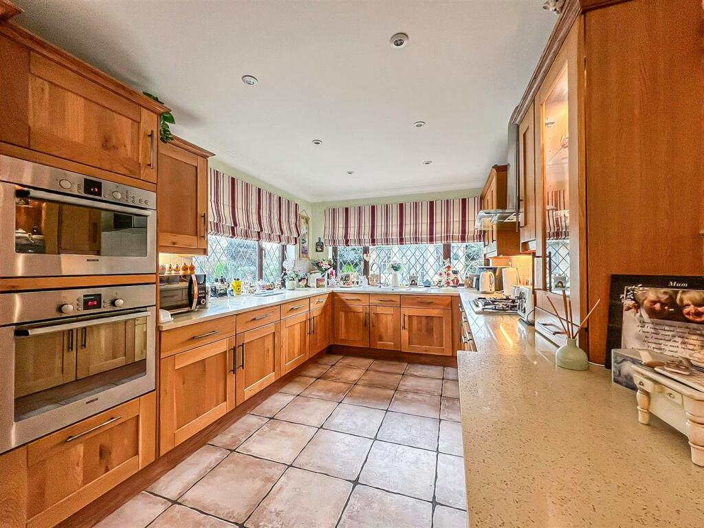 Additional image 7 of Vera Road, Downham, Billericay