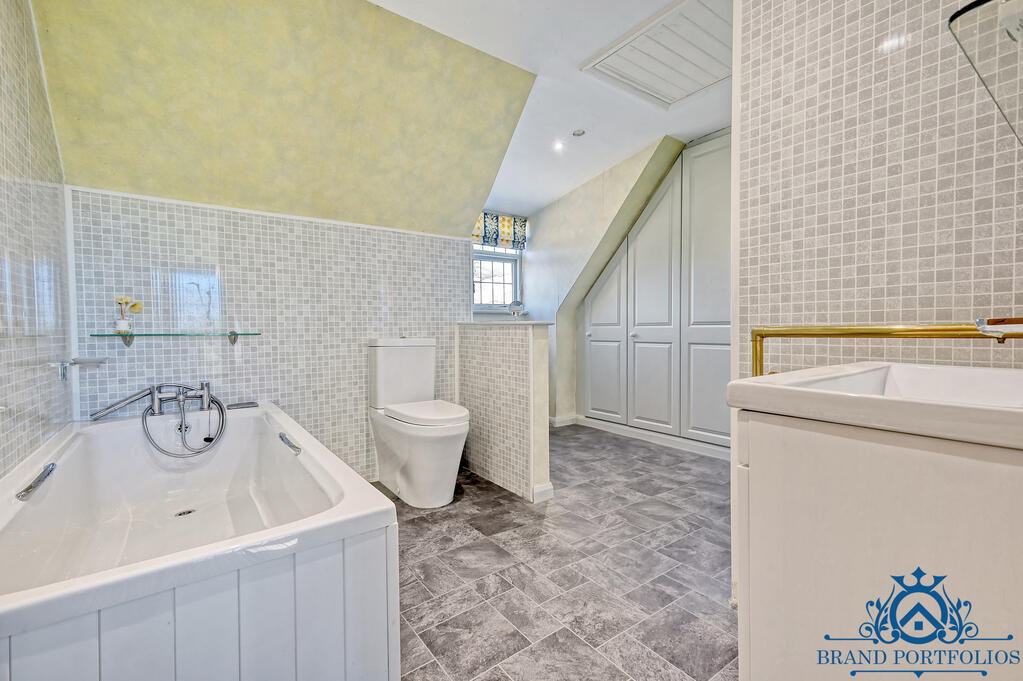 Additional image 7 of Blind Lane, CM2