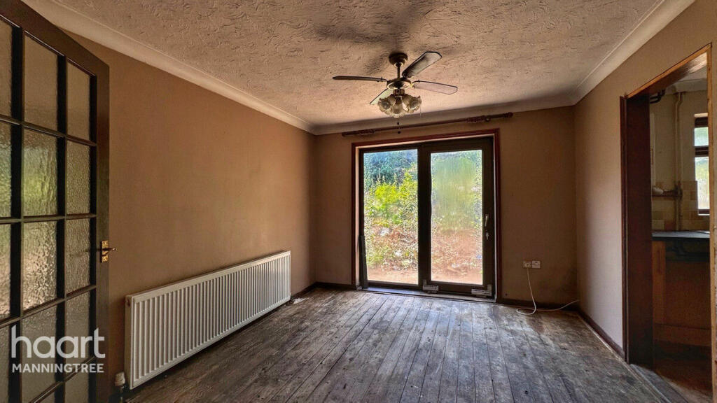 Additional image 4 of Stour View Avenue, Mistley, Manningtree, Essex