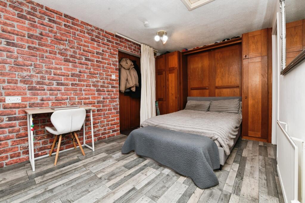 Additional image 2 of Henniker Gate, Chelmsford, Essex, CM2