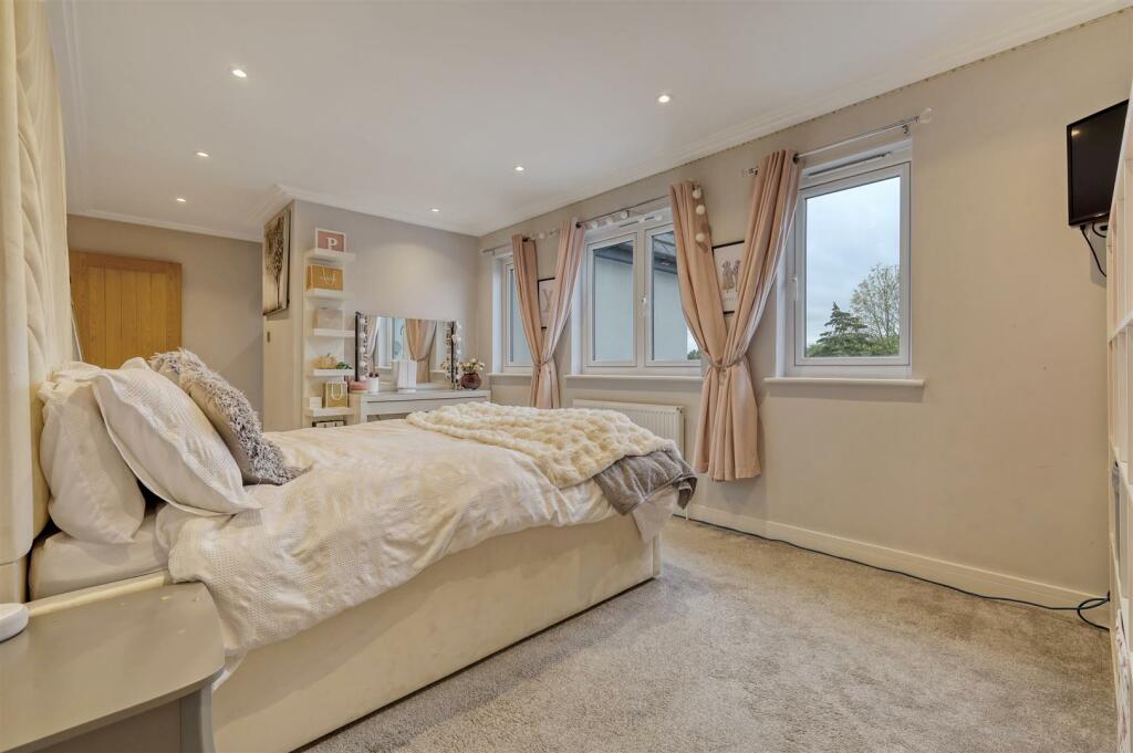 Additional image 27 of Noak Hill Close, Billericay, Essex