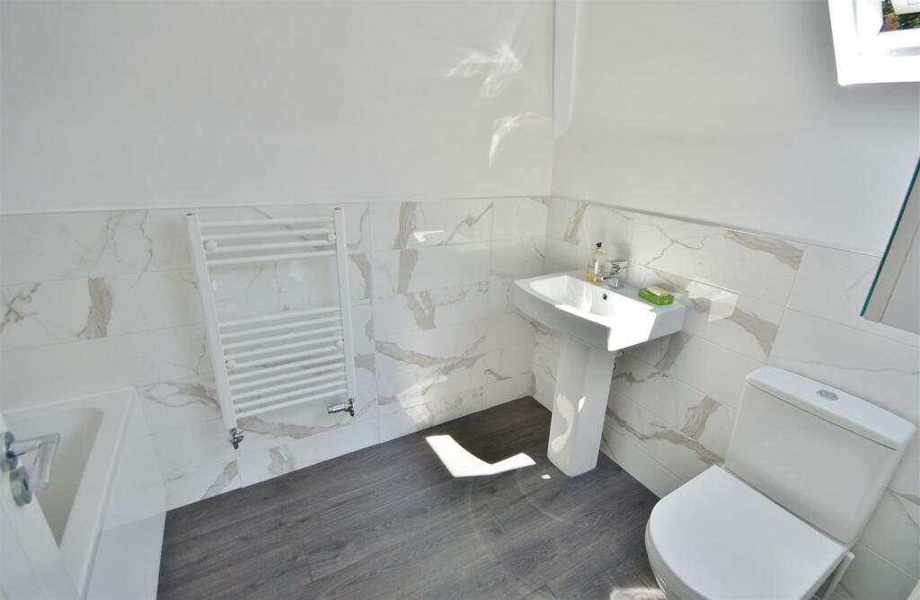 Additional image 21 of Ingarfield Road, Holland-On-Sea,