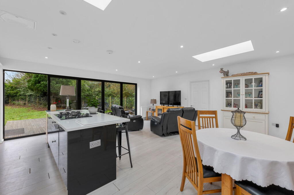 Additional image 4 of Salmons Lane West, Caterham, CR3 5LT