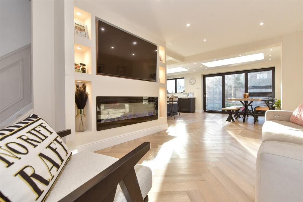 Additional image 15 of Elm Close, Epping Green, Essex