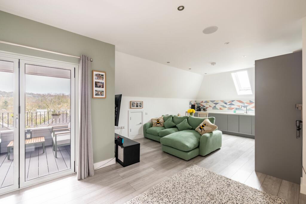 South Drive, Elston Court, CR5