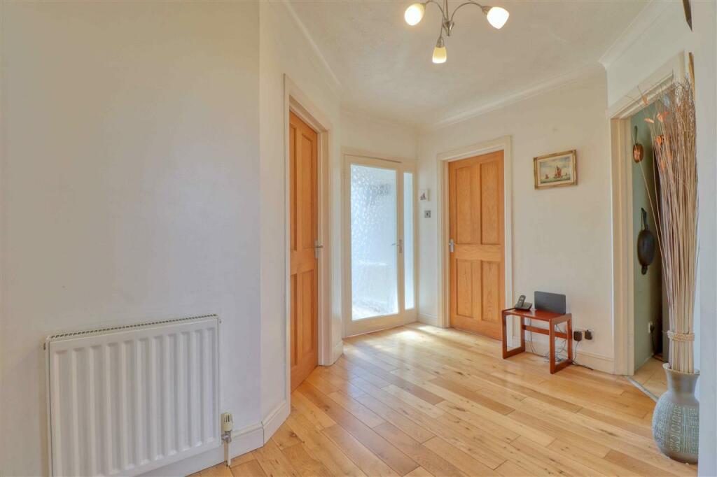 Additional image 5 of Devereaux Close, Walton on the Naze