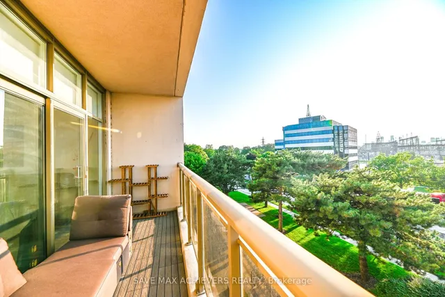 Additional image 22 of 1 Leaside Park Dr Unit 305