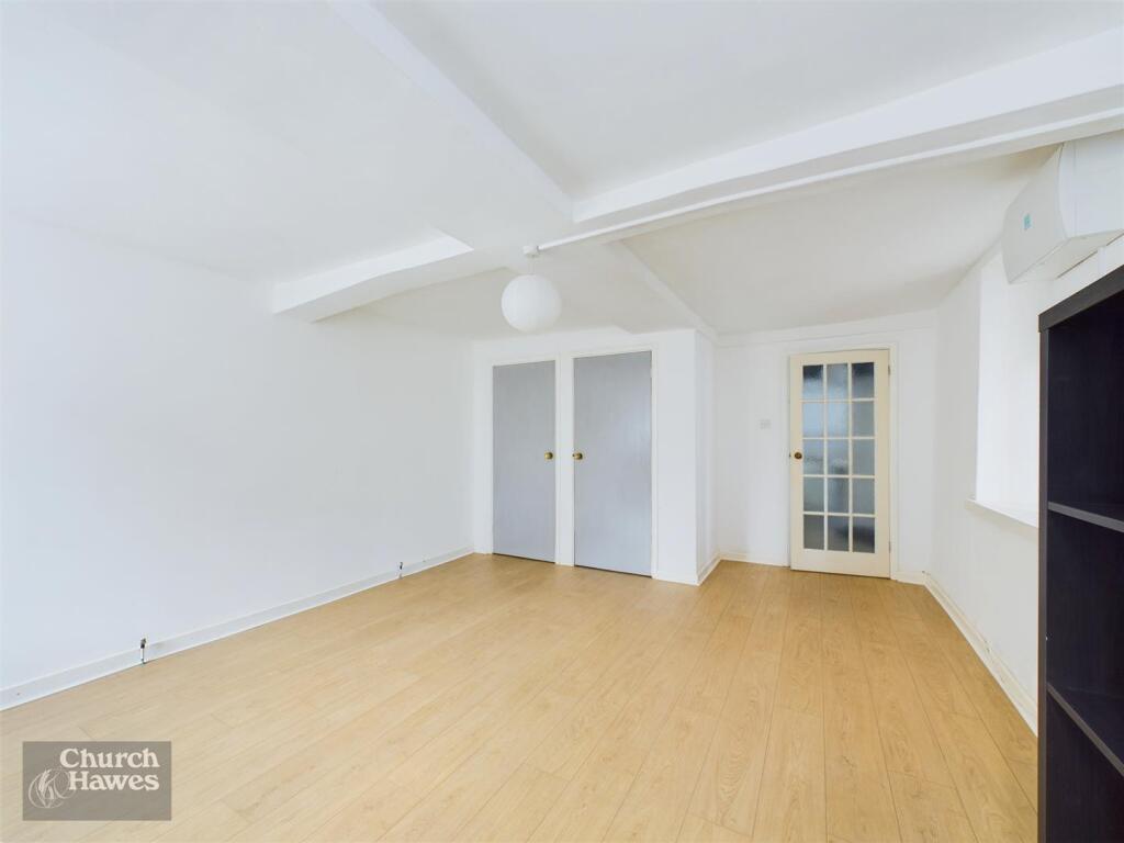 Additional image 10 of Market Hill, Maldon