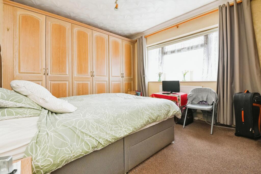 Additional image 12 of Ferndale Road, Harwich, Essex, CO12