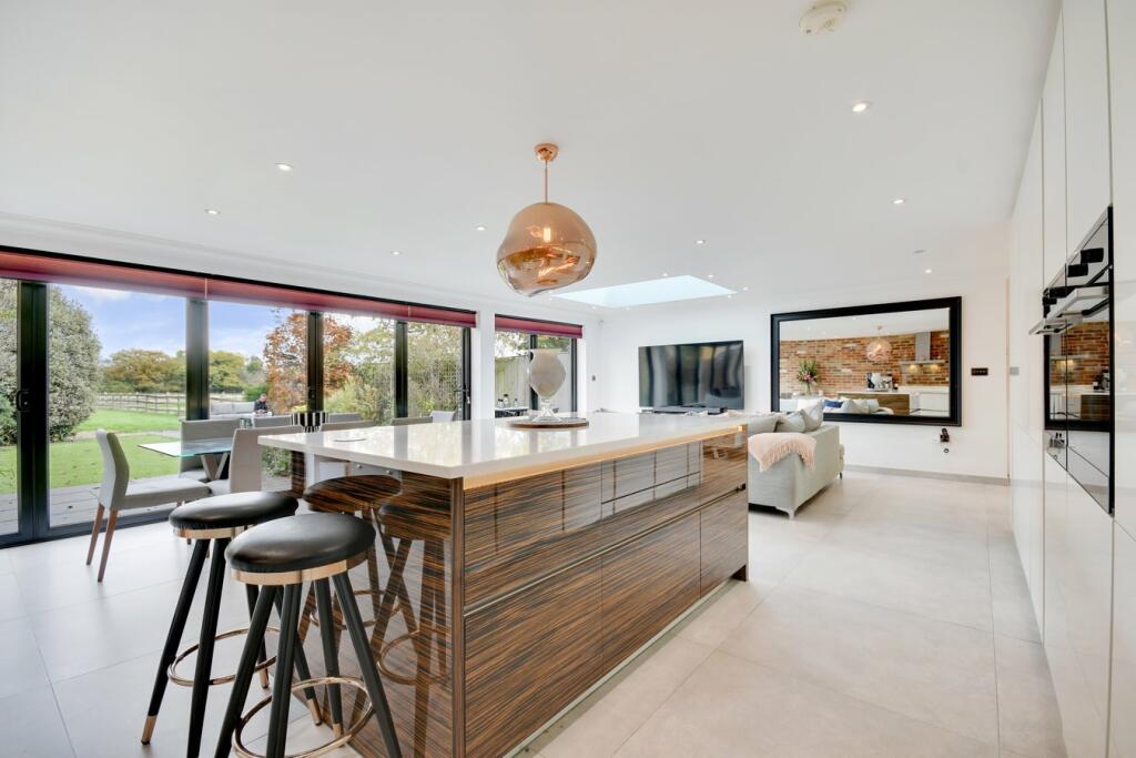 Additional image 6 of The Vale, Stock, CM4