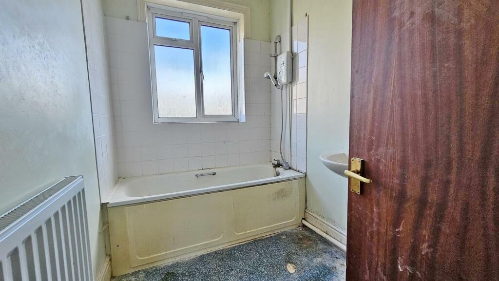 Additional image 13 of Standley Road, Walton On The Naze