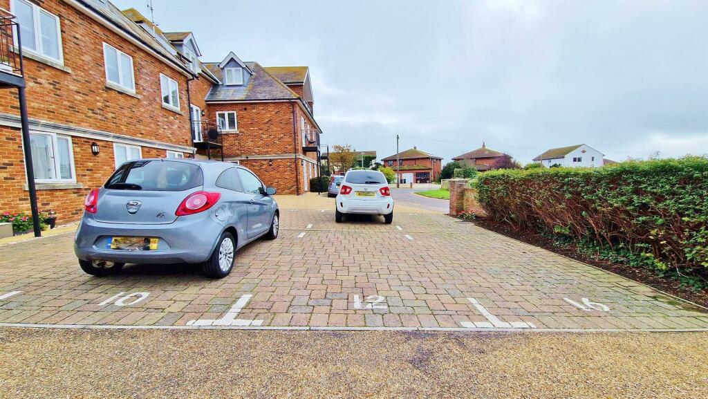 Additional image 17 of Earlswood Lodge, Walton-on-the-Naze