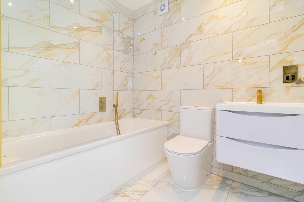 Additional image 3 of 44 The Green, Surrey, CR6