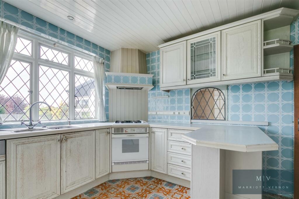 Additional image 4 of North Down, Sanderstead, CR2